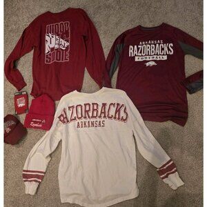 Lot Of 3 Arkansas Razorbacks Shirts + 2 Hats Adult  M Long Sleeve Jersey Bundle